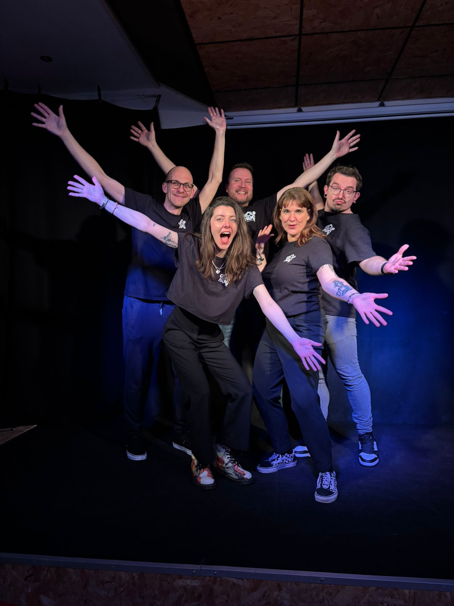 Group Hug Impression 12