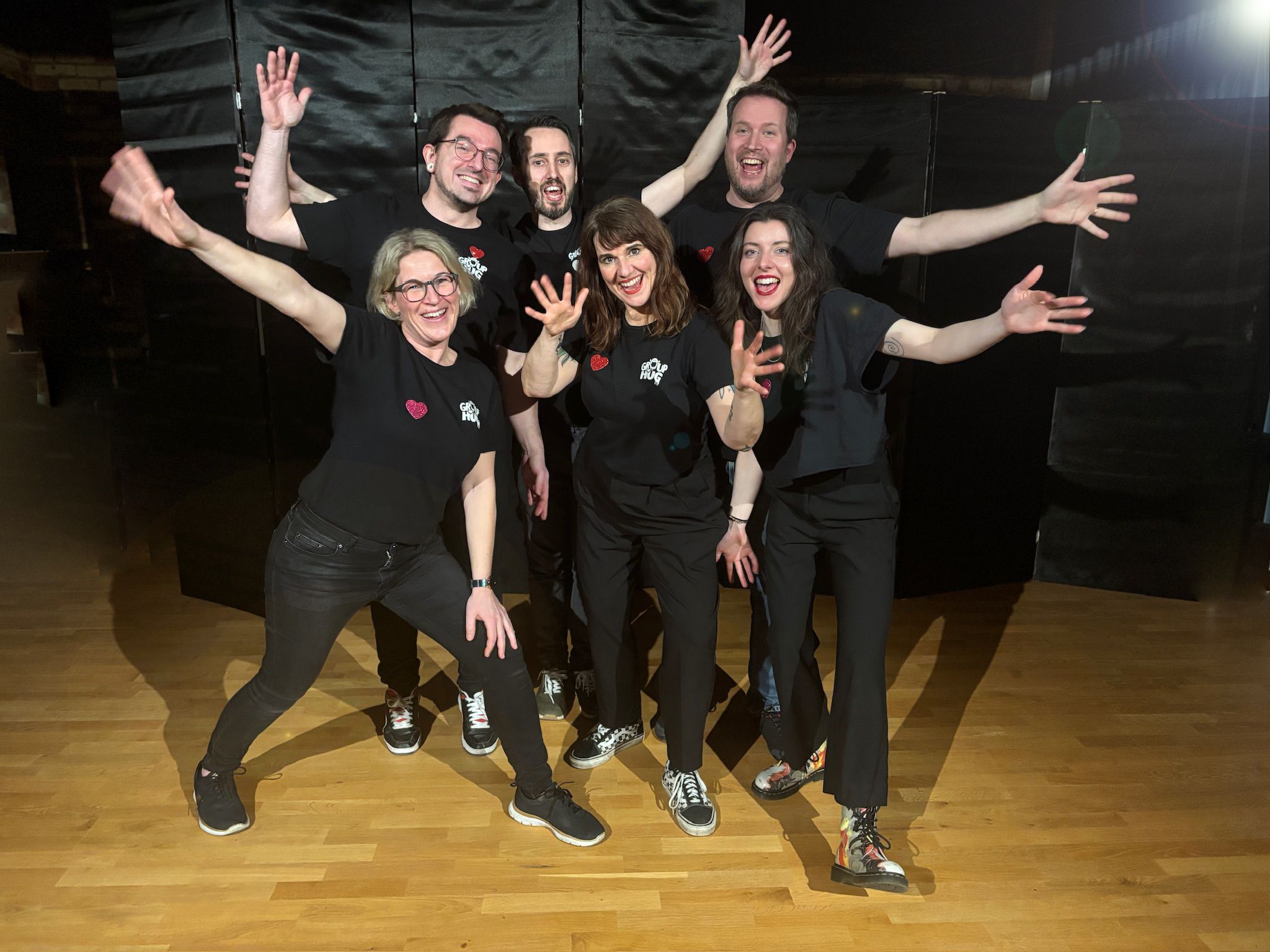 Group Hug Impression 64