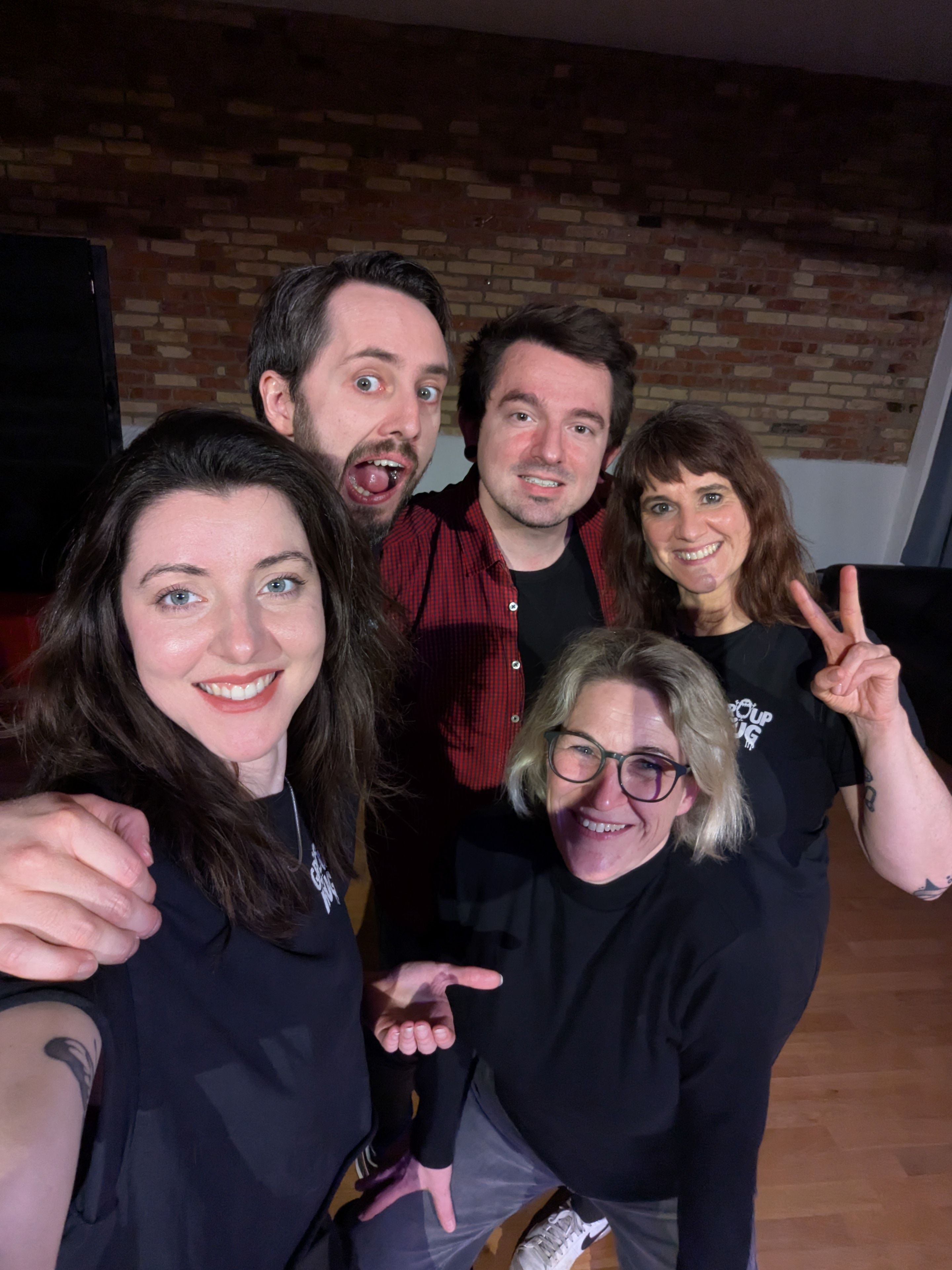 Group Hug Impression 102