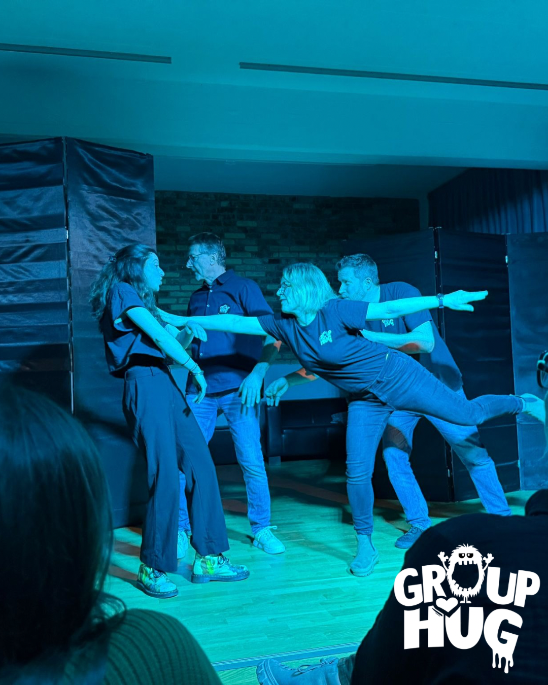 Group Hug Impression 106