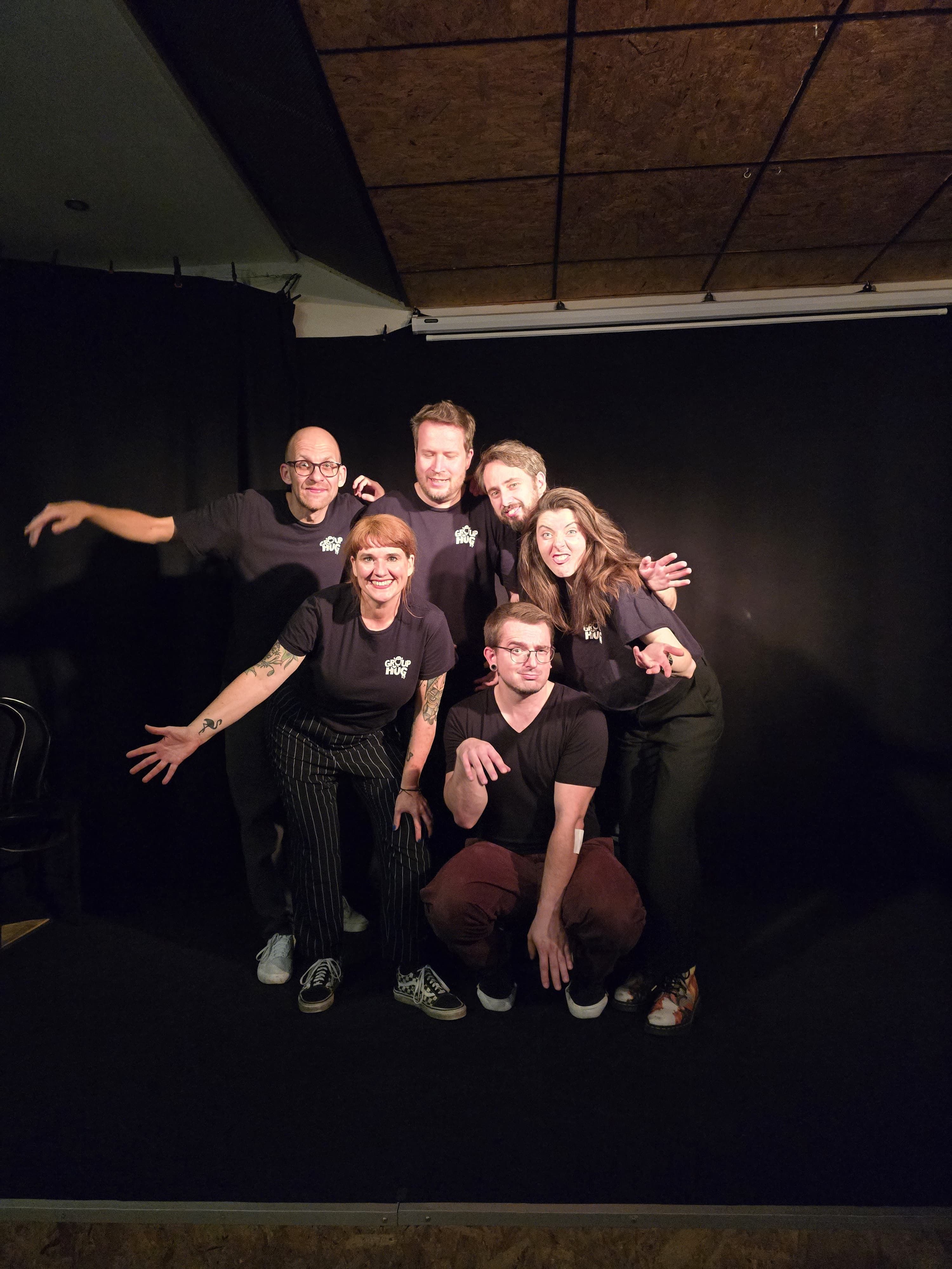 Group Hug Impression 108
