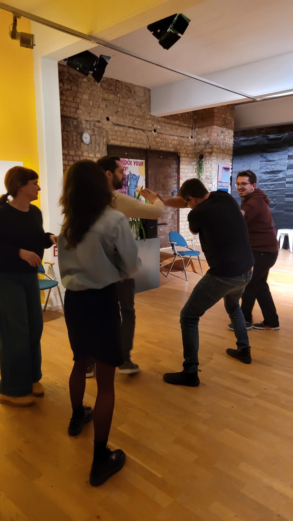 Group Hug Impression 40